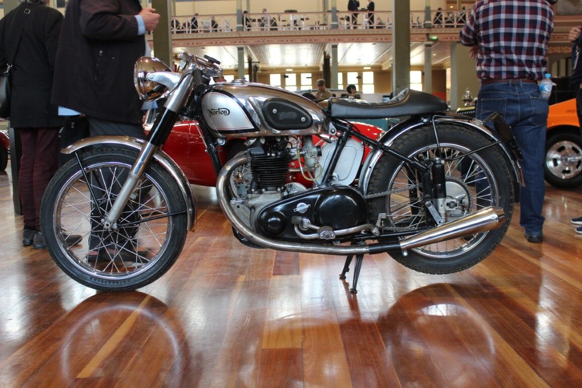 1949 NORTON DOMINATOR MODEL 7 ROAD