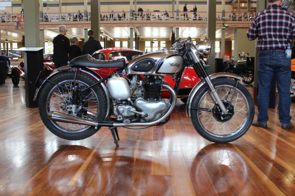 1949 NORTON DOMINATOR MODEL 7 ROAD