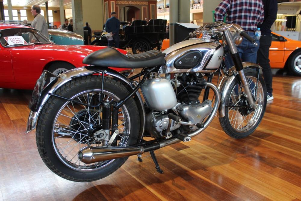 1949 NORTON DOMINATOR MODEL 7 ROAD