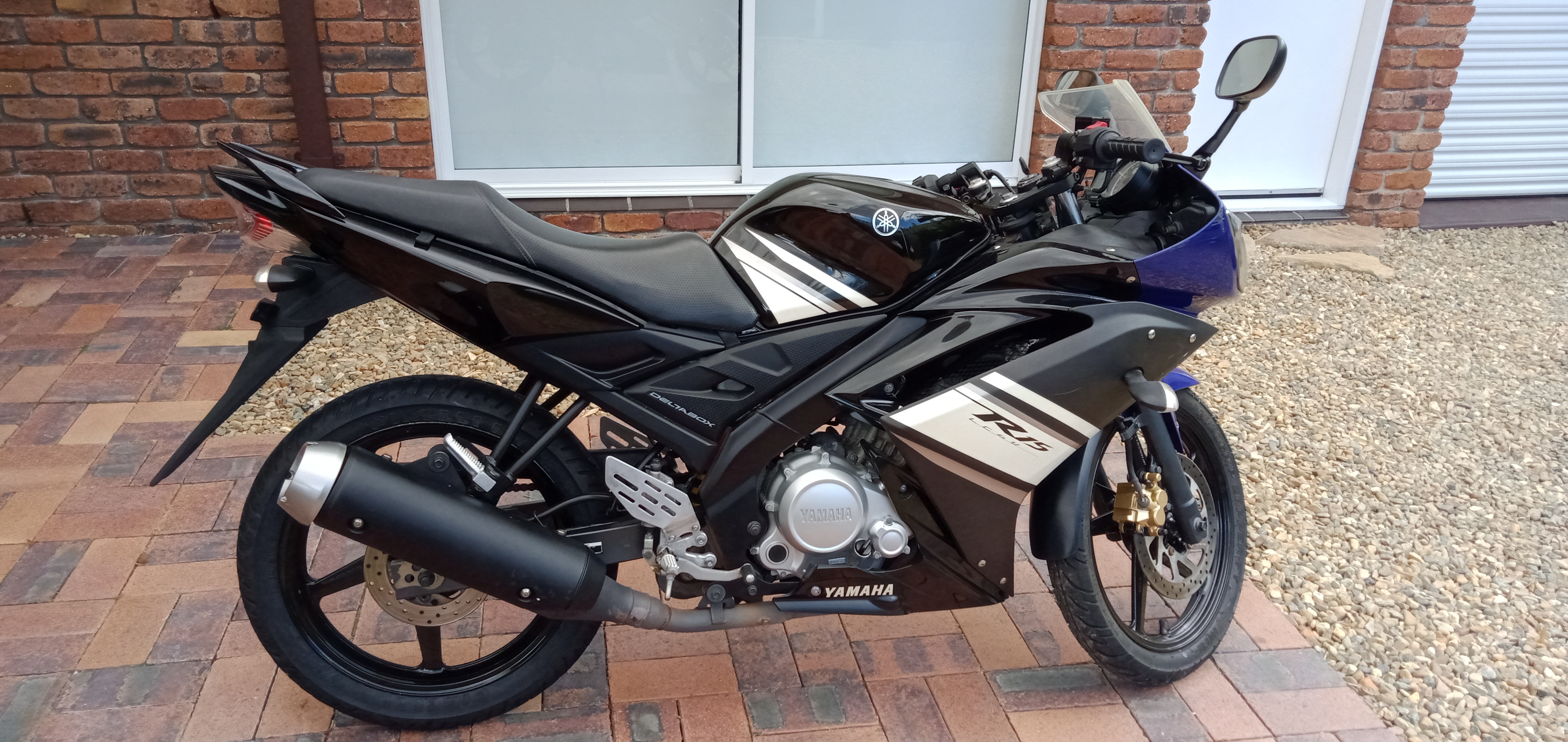 2011 YAMAHA YZF R15