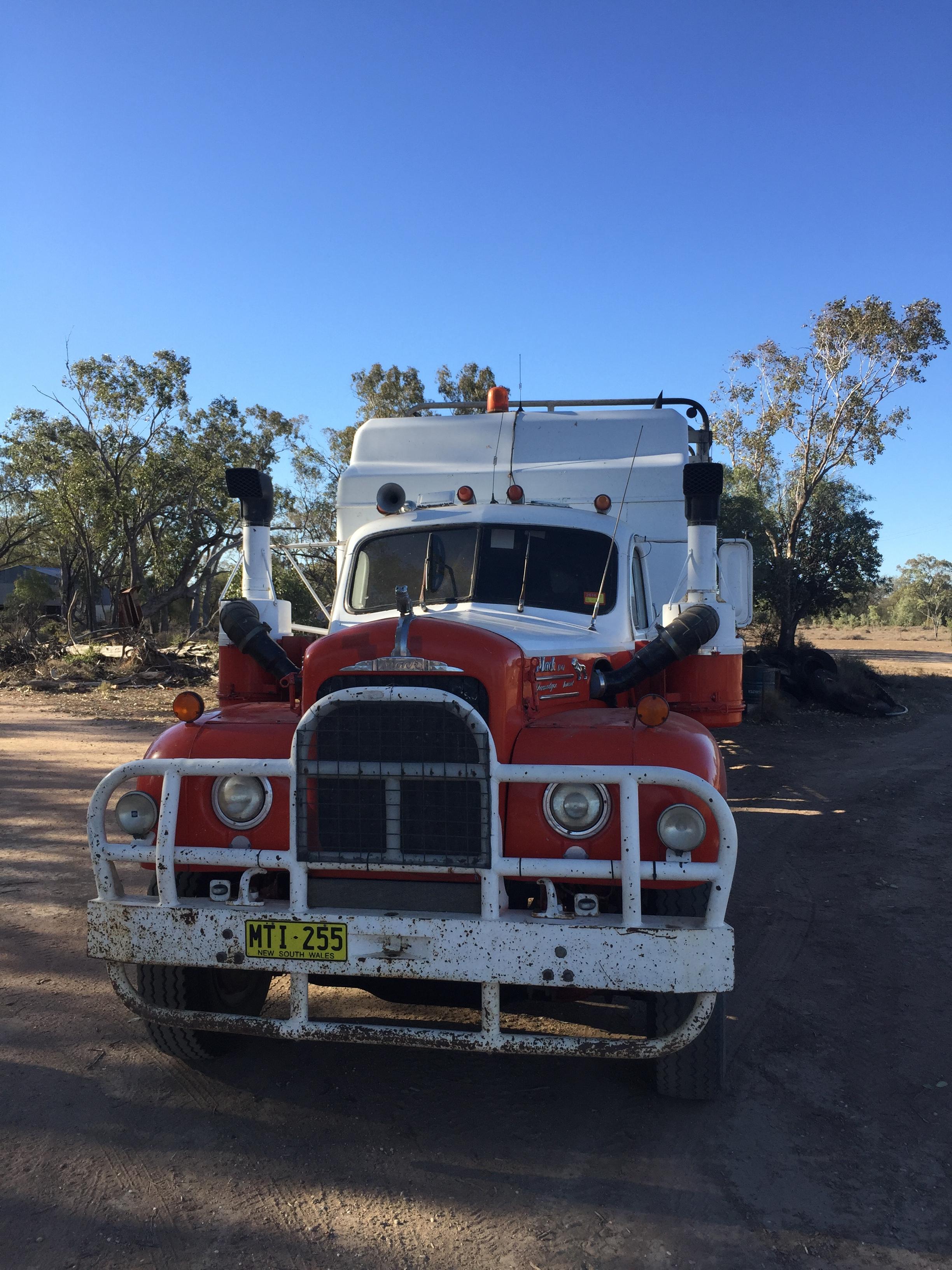 1964 MACK B MODEL