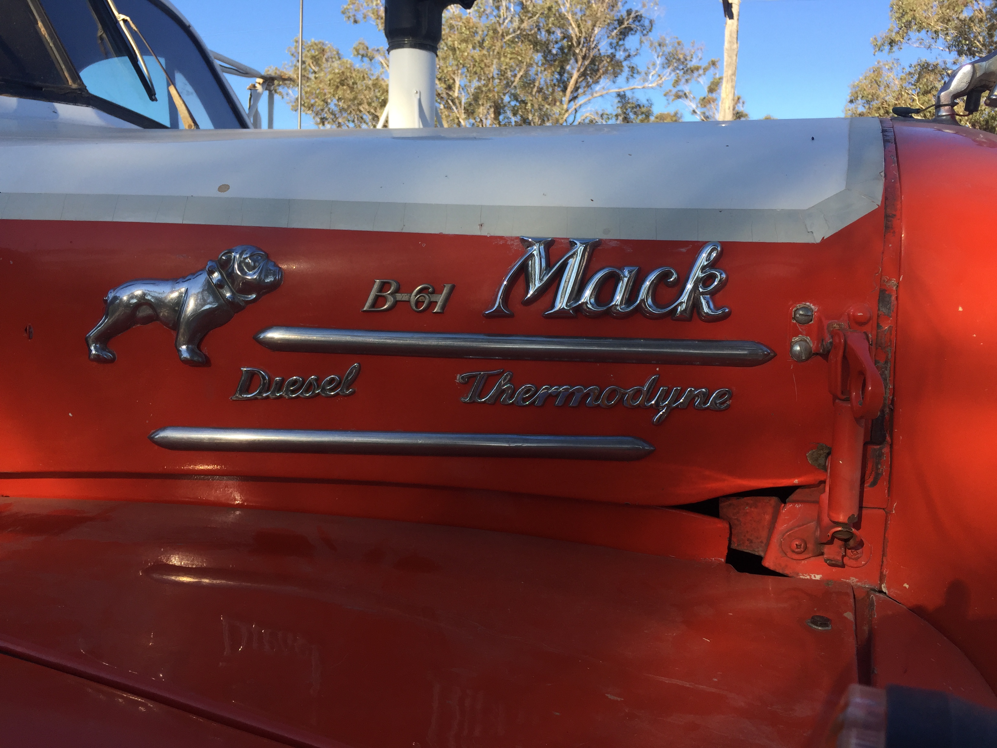 1964 MACK B MODEL