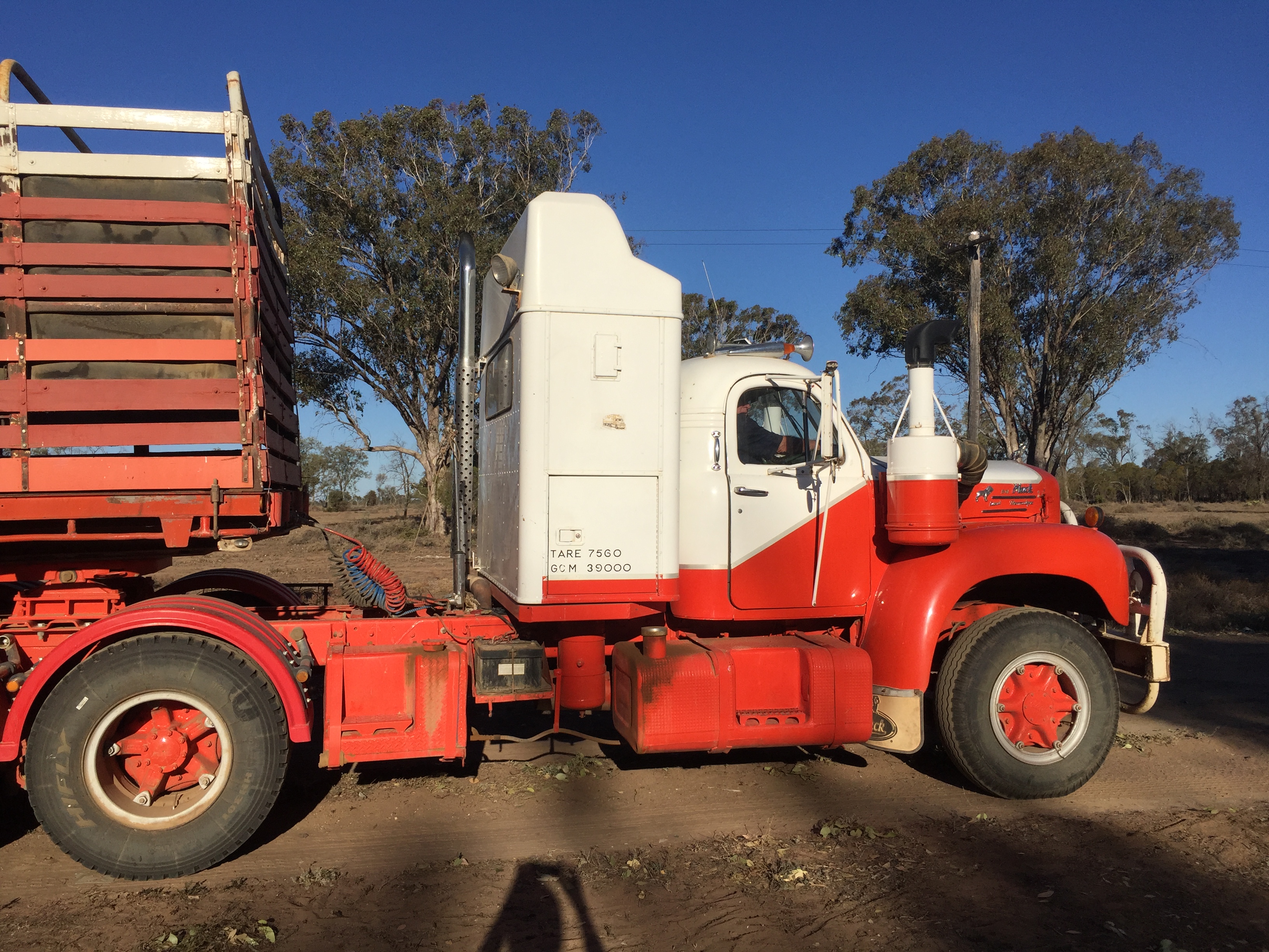 1964 MACK B MODEL