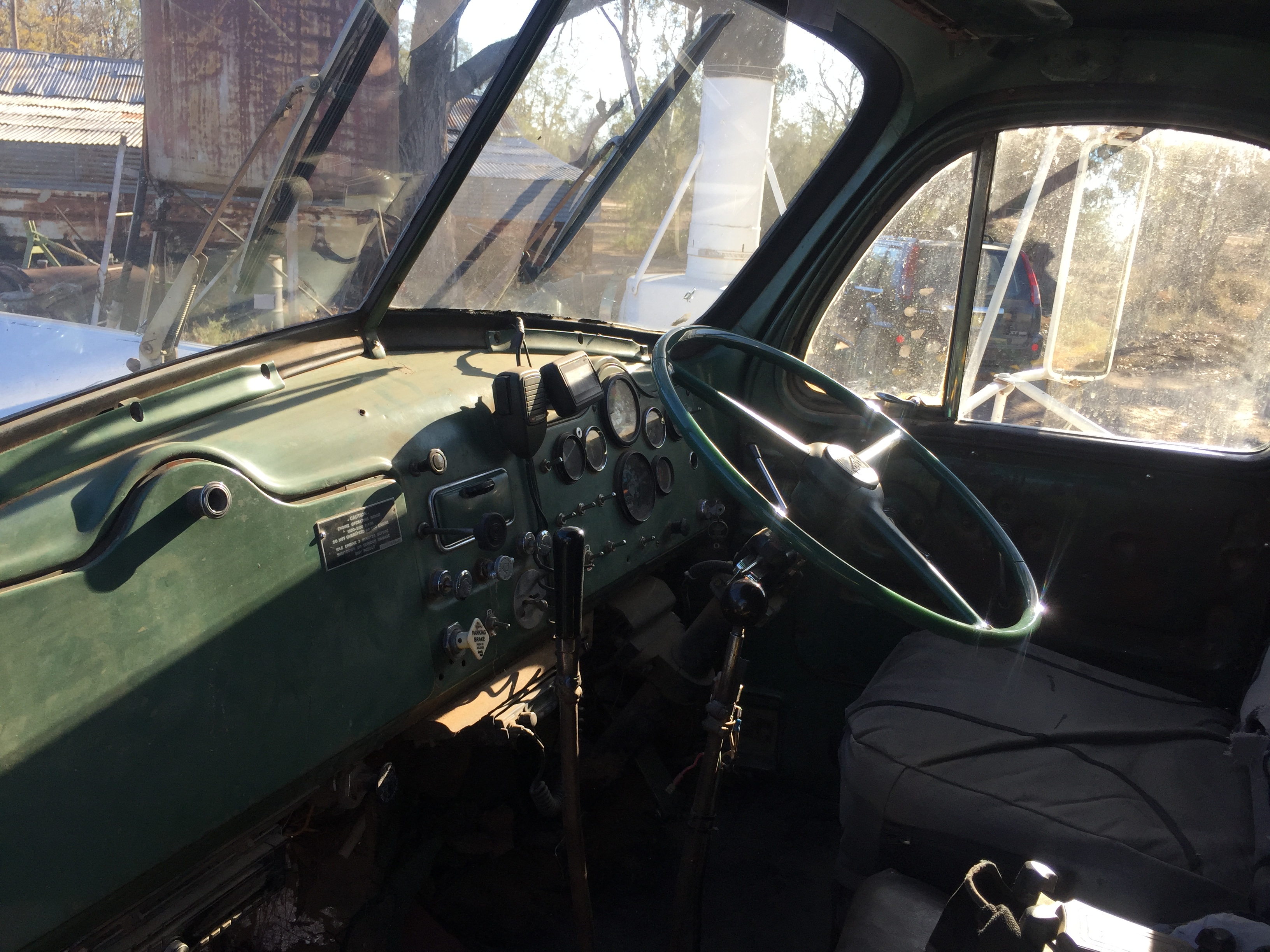 1964 MACK B MODEL