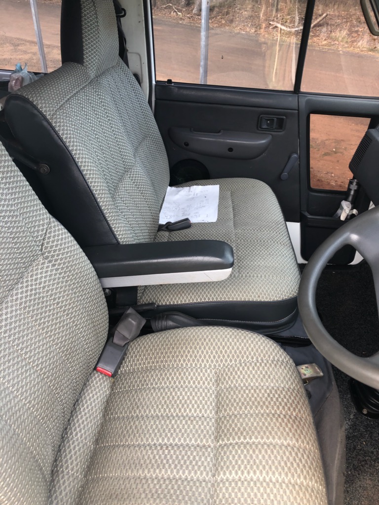1999 DAIHATSU DELTA CREW CAB