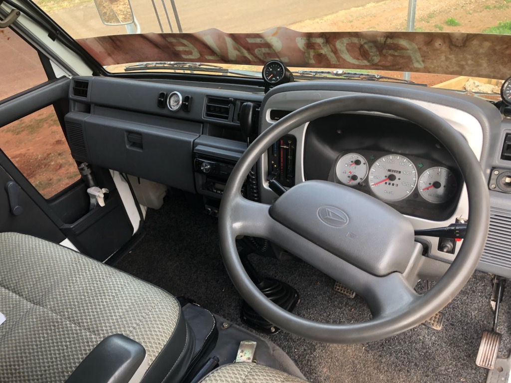 1999 DAIHATSU DELTA CREW CAB