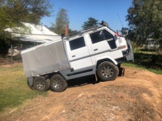 1999 DAIHATSU DELTA CREW CAB