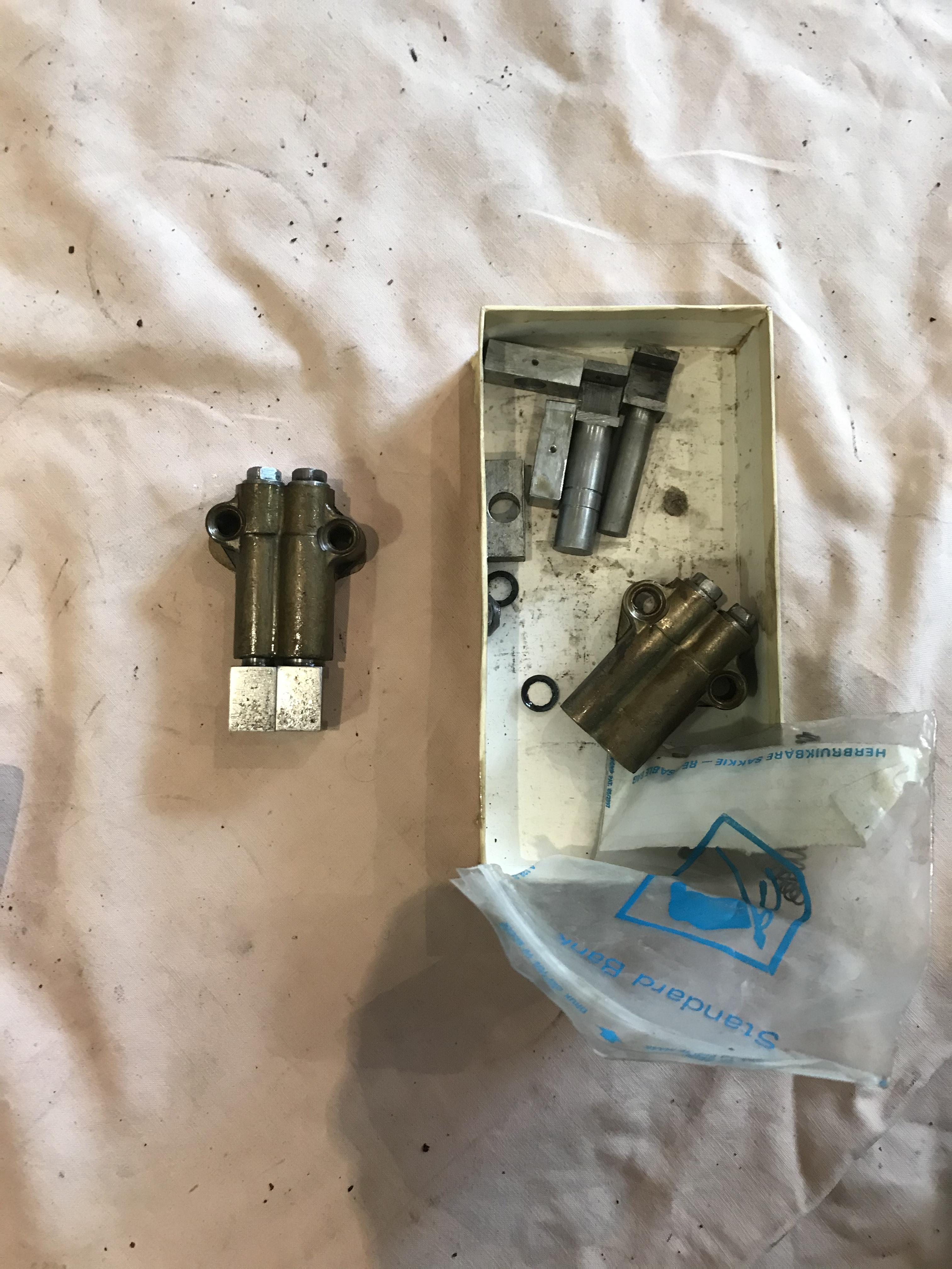 TRIUMPH 500 TWIN ENGINE PARTS 