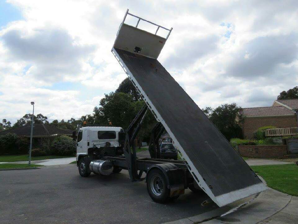 2010 HINO TILT TRAY