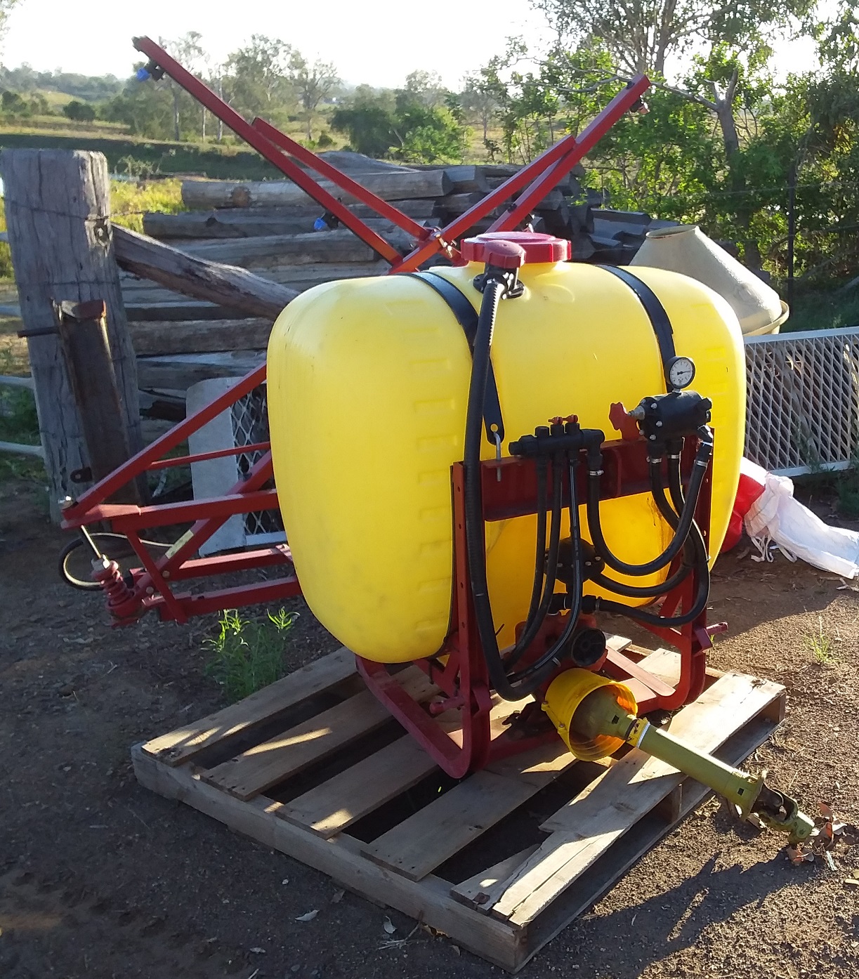 HARDI BOOM SPRAYER