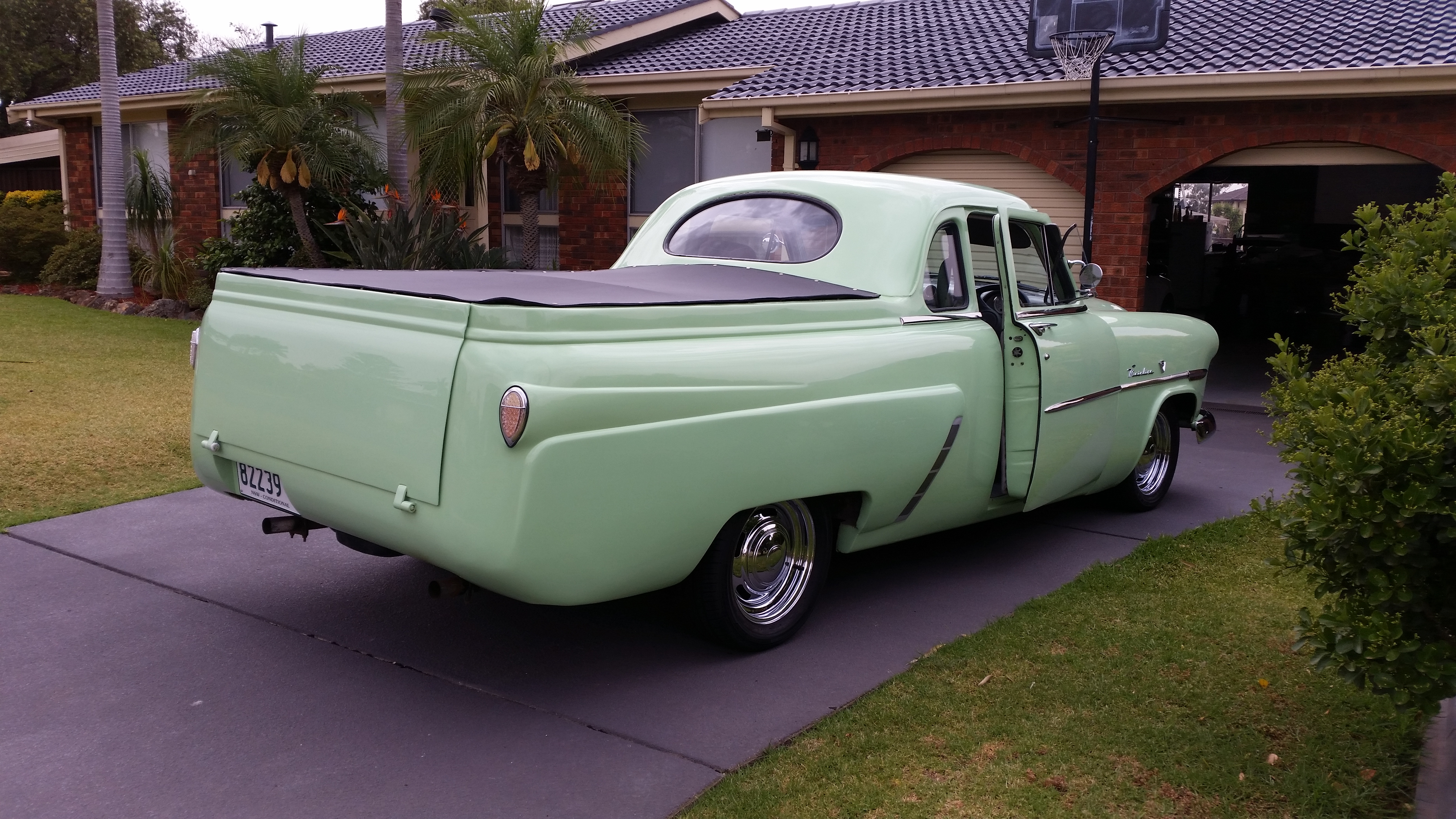 1952 FORD MAINLINE UTILITY