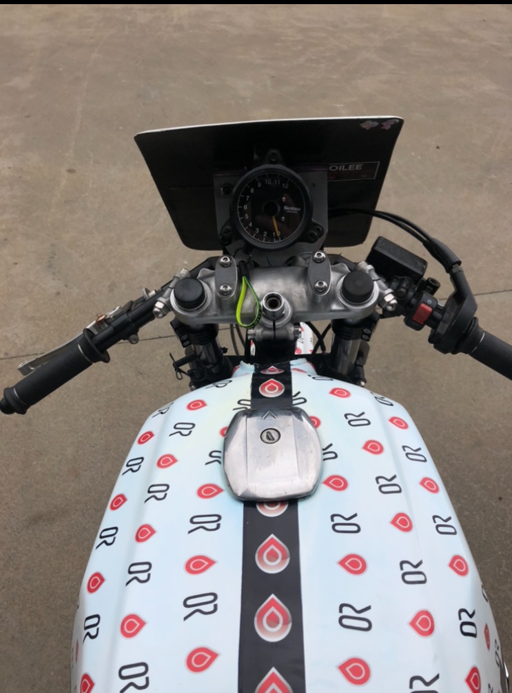 1980 SUZUKI GSX1100E ROAD