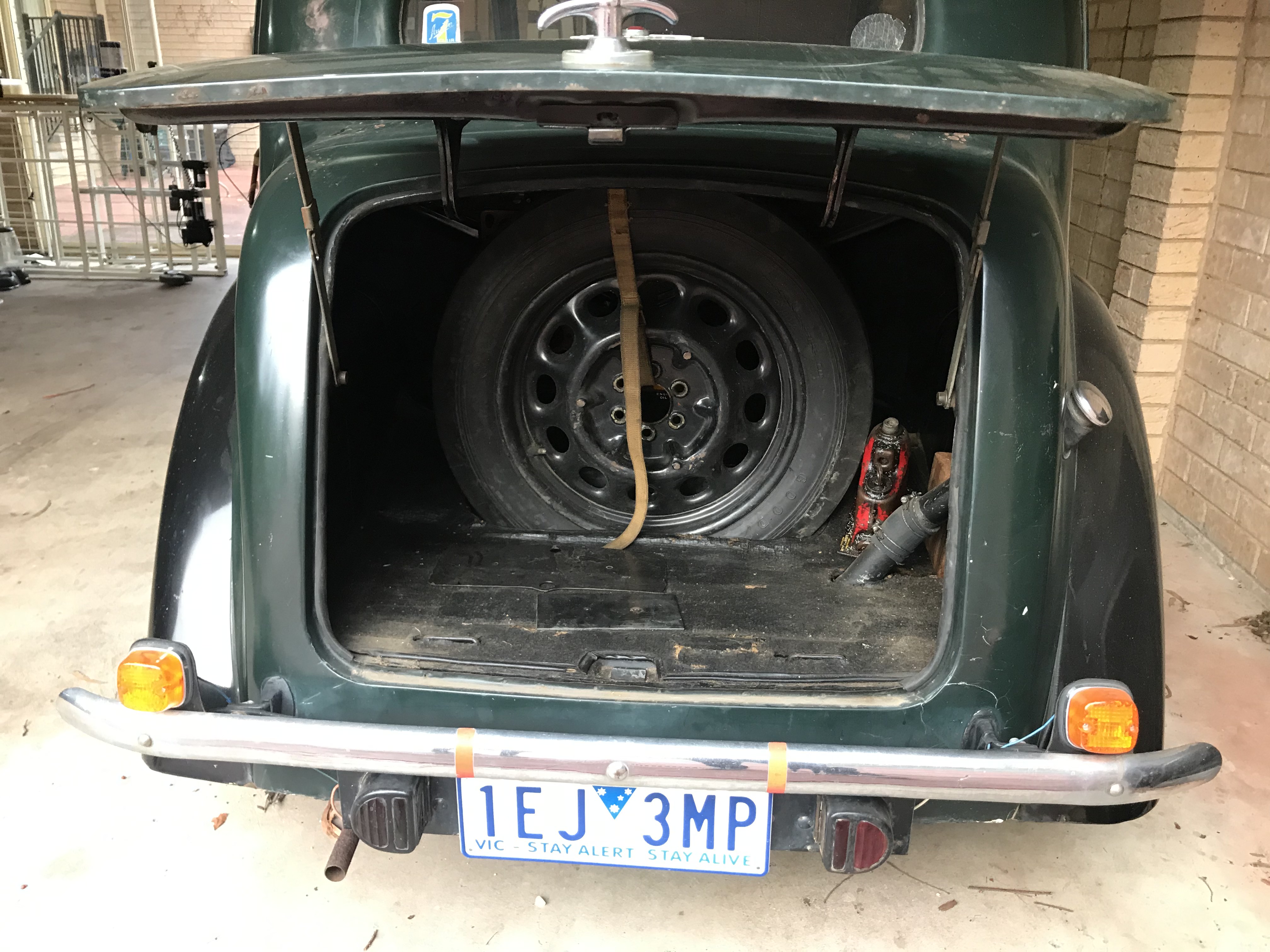 1948 MORRIS 8 SERIES E