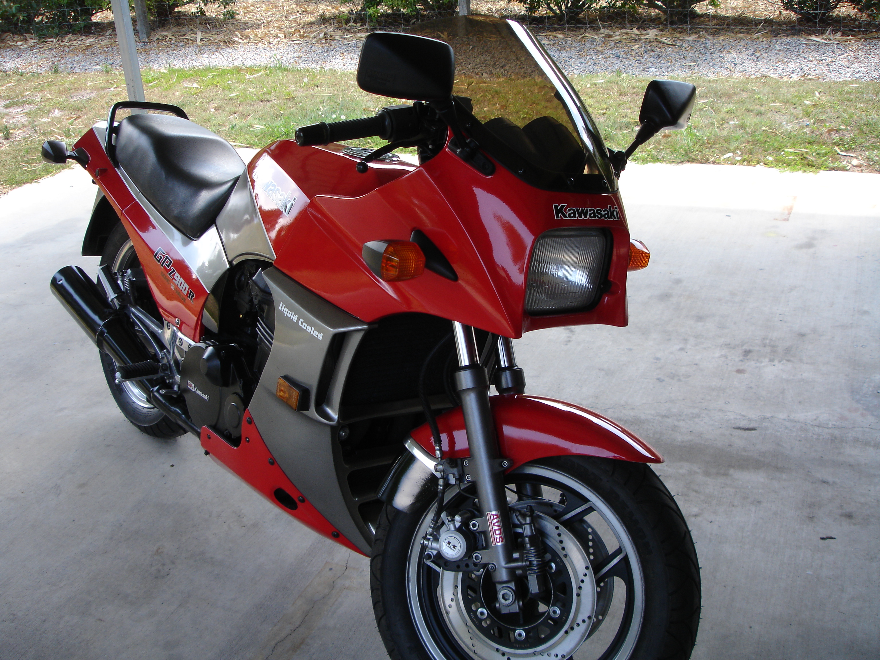 1984 KAWASAKI GPZ900R (ZX900) ROAD