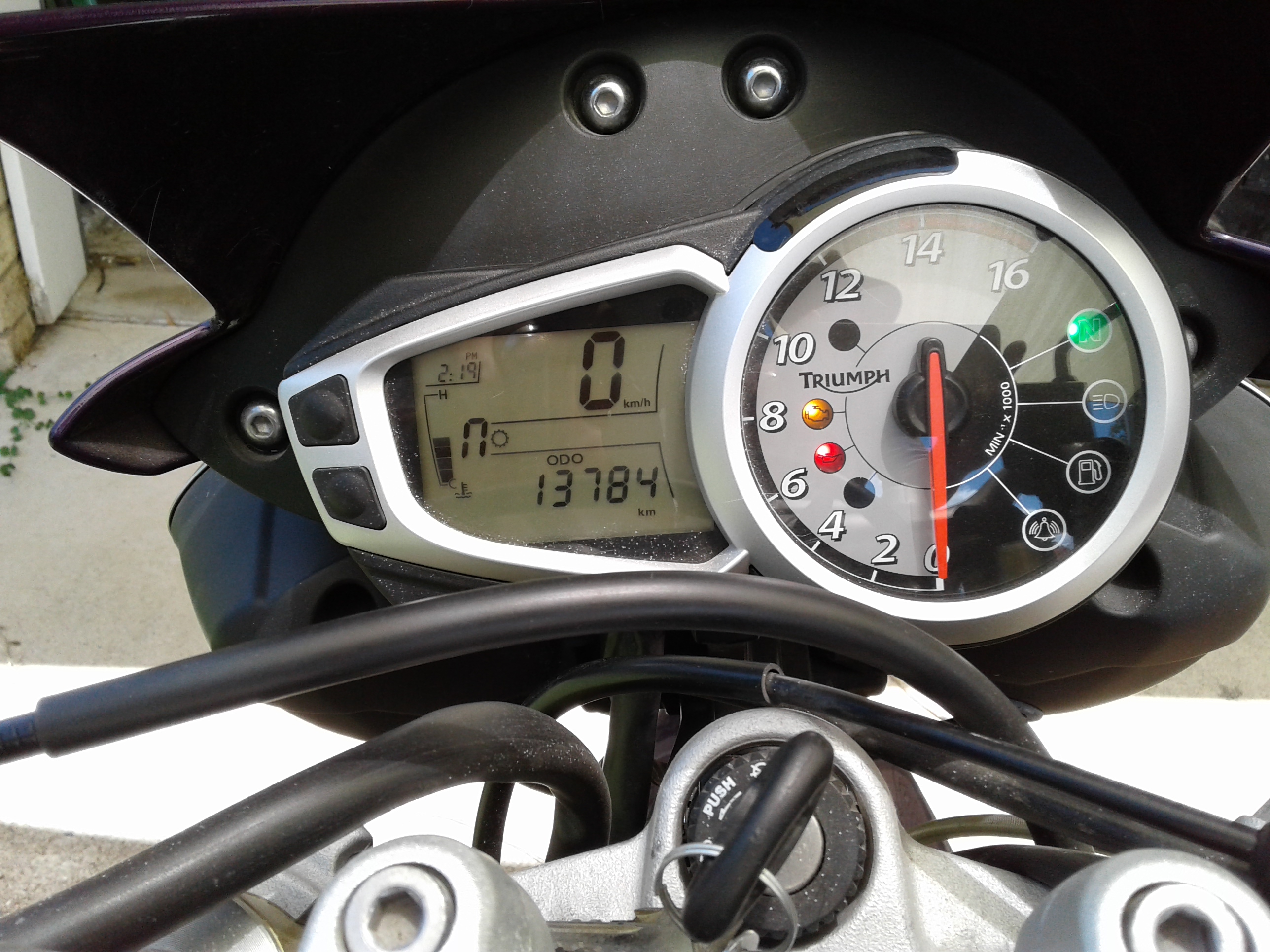 2011 TRIUMPH STREET TRIPLE 675 ROAD