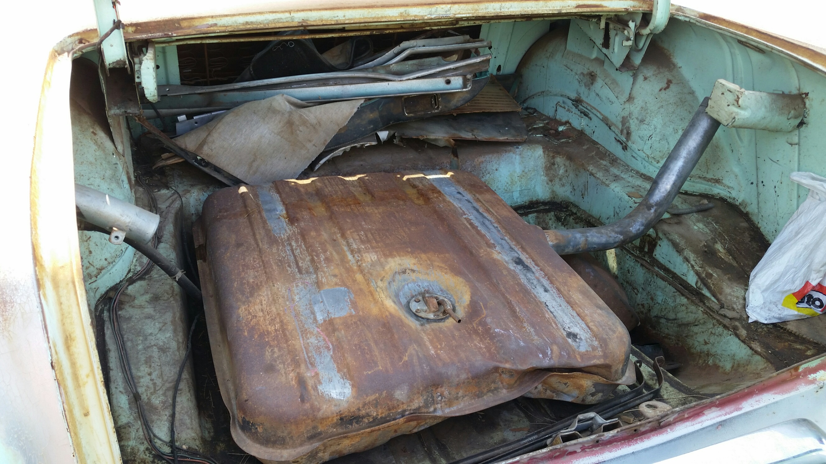 1956 PONTIAC CHIEFTAIN 2DR COUPE