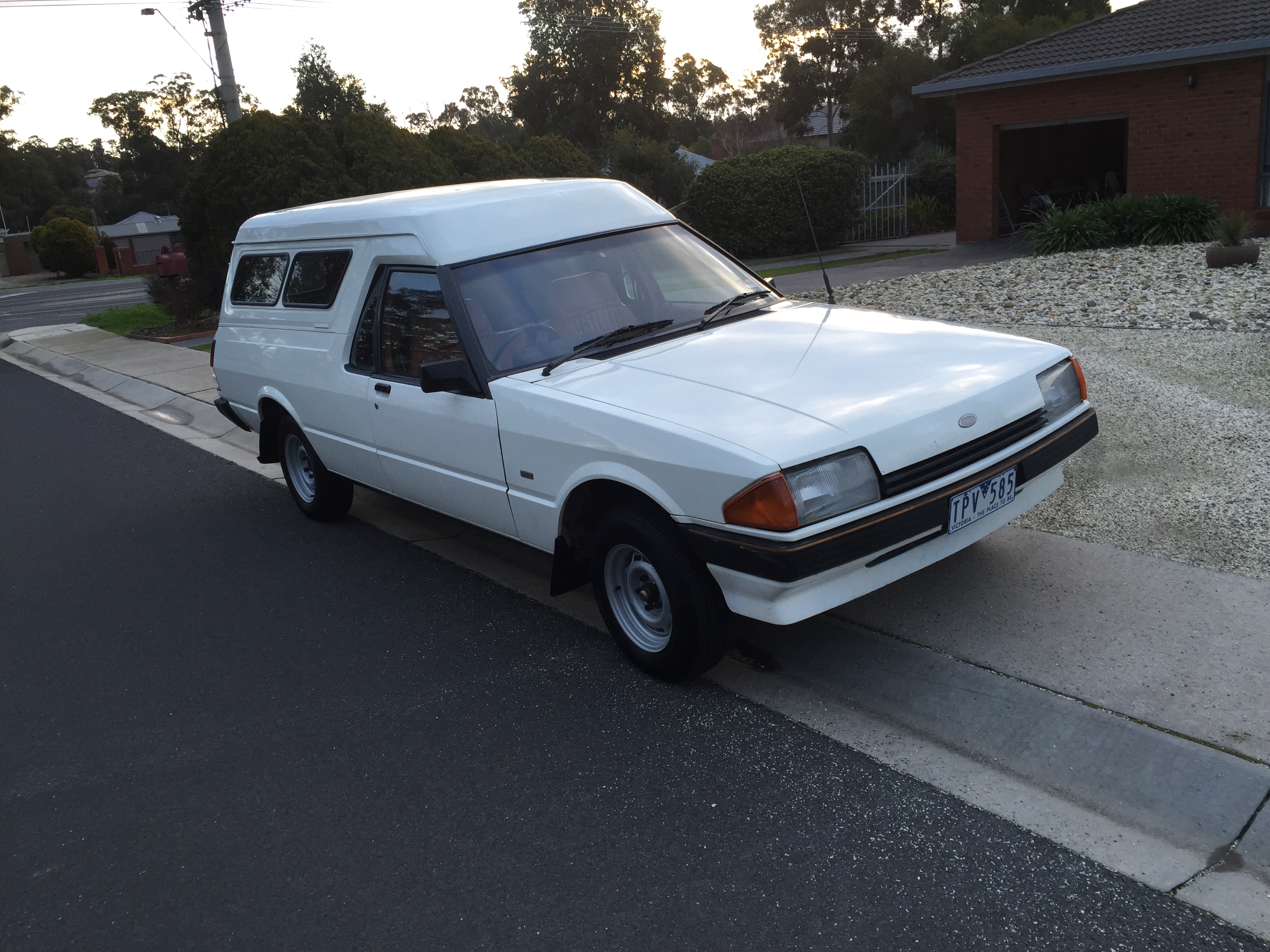 1984 FORD FALCON XE PANNEL VAN