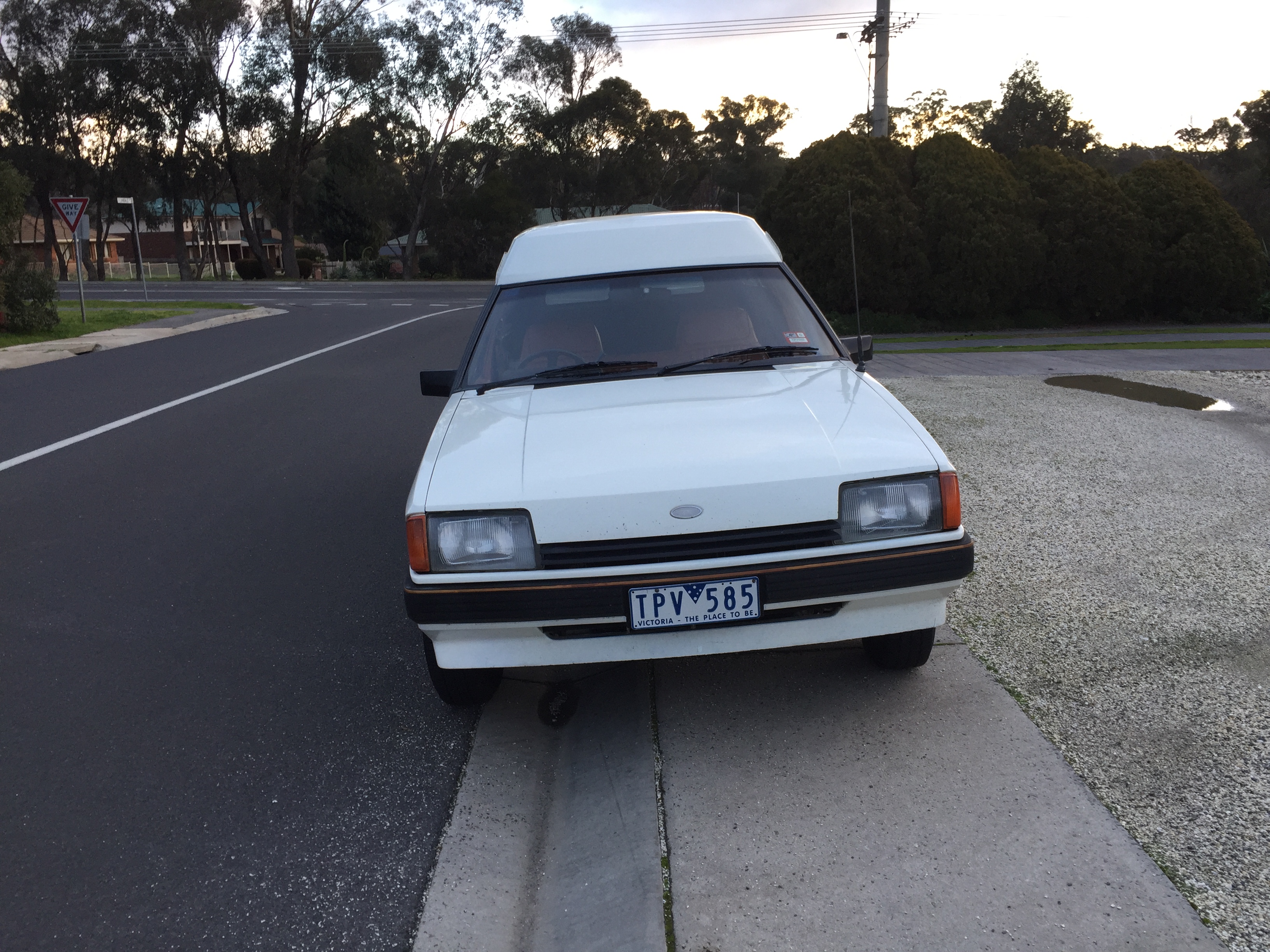 1984 FORD FALCON XE PANNEL VAN