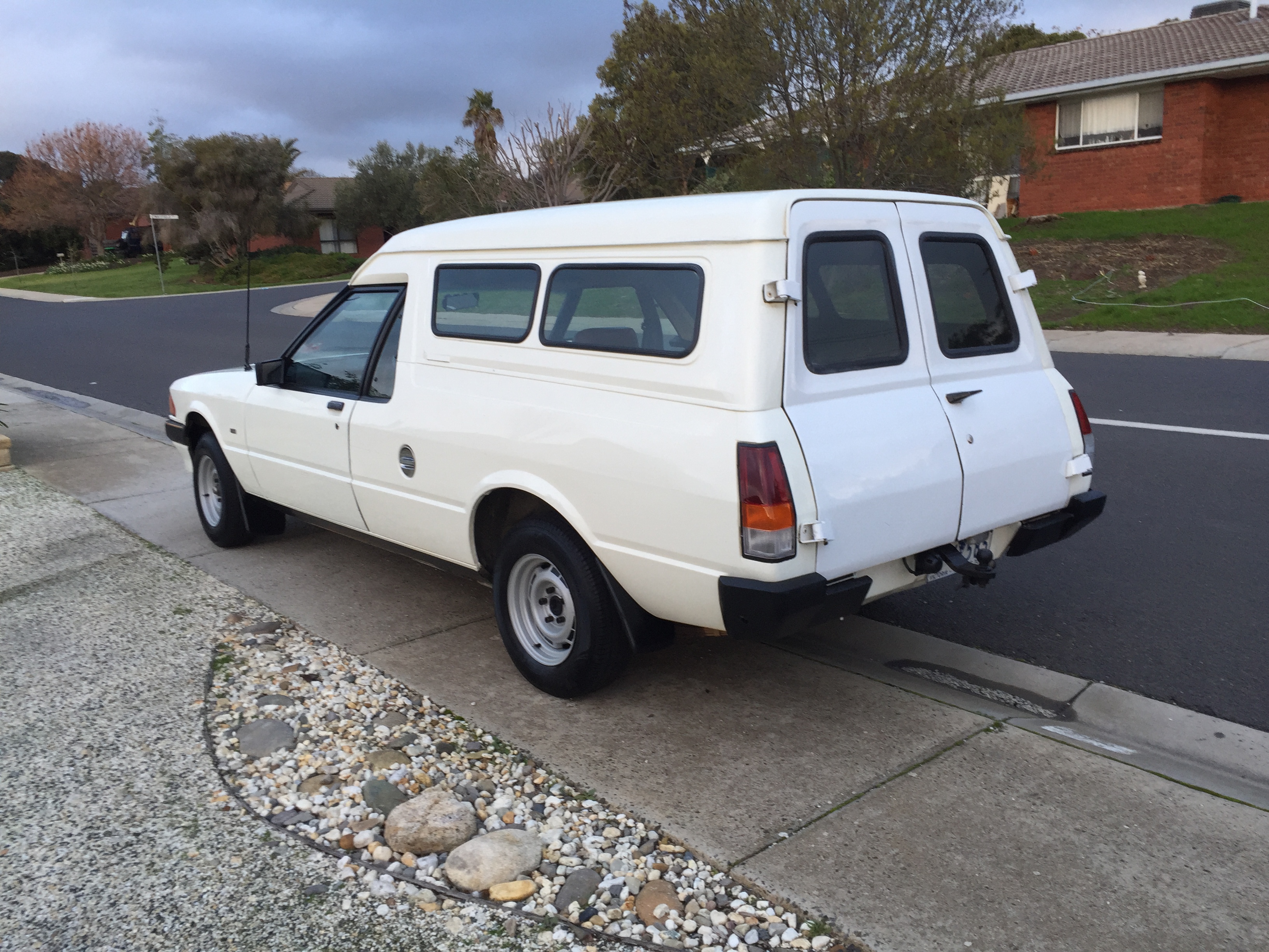 1984 FORD FALCON XE PANNEL VAN