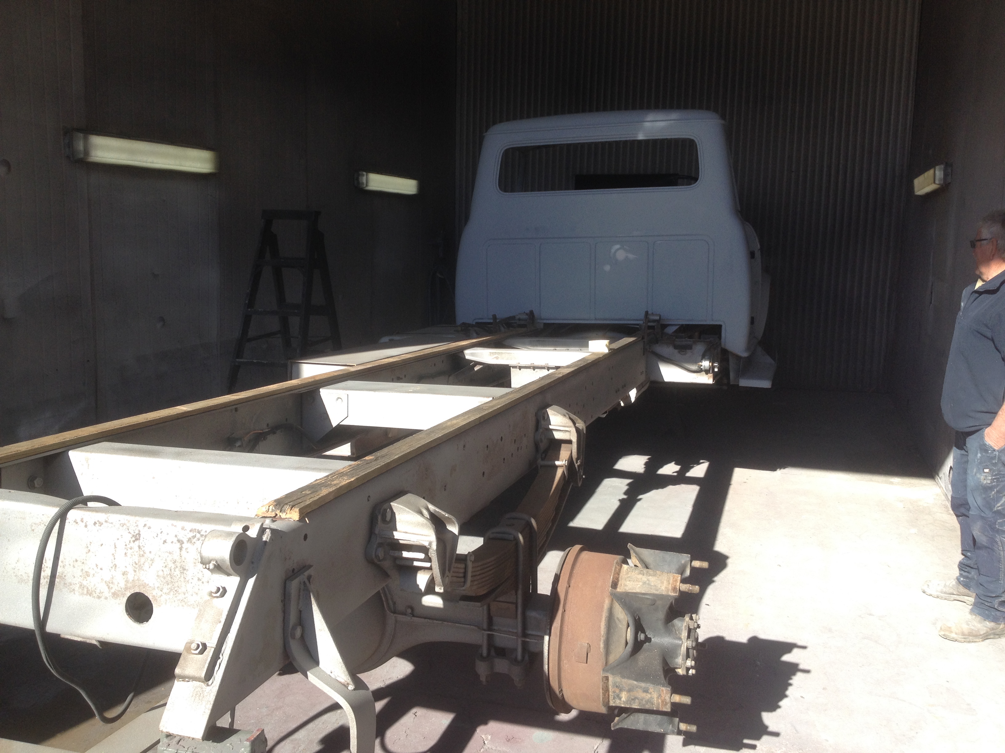 1976 DODGE D5N SERIES 600 TRAY TRUCK 