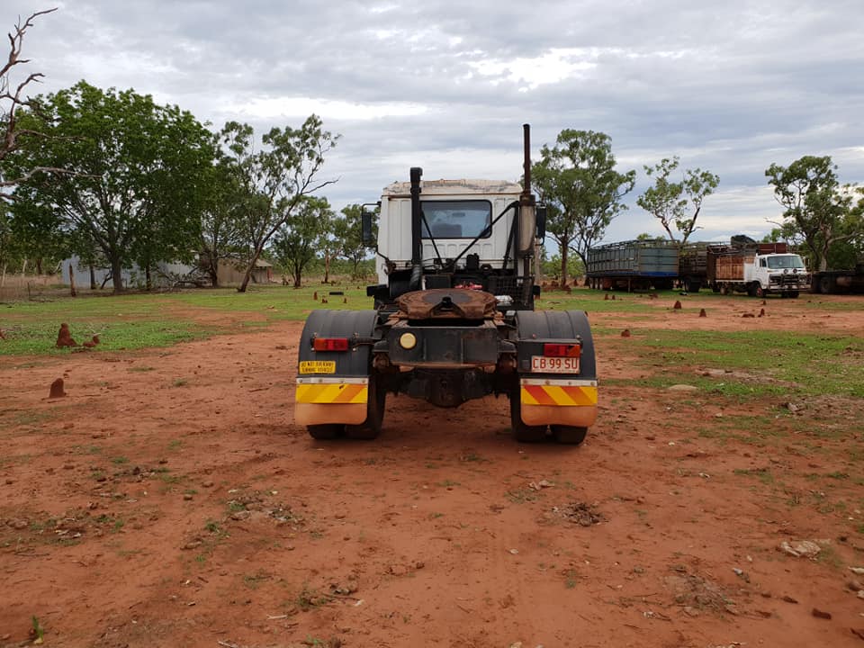 1990 MITSUBISHI FM557 PRIME MOVER 