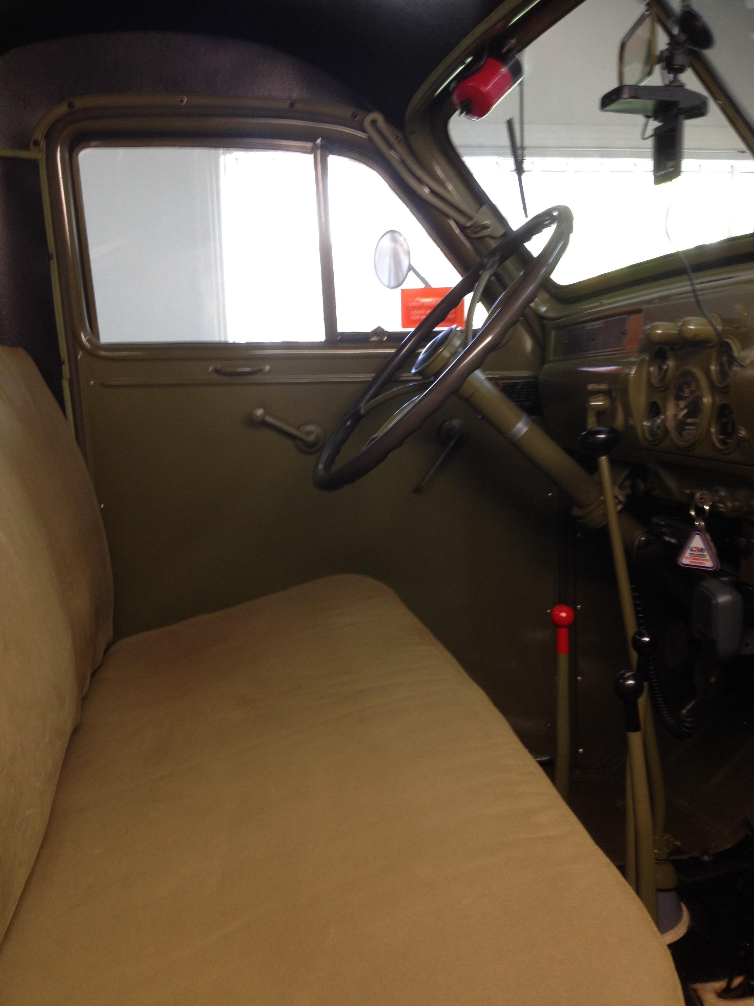 1945 STUDEBAKER US6 WINCH CARGO TROOP CARRIER