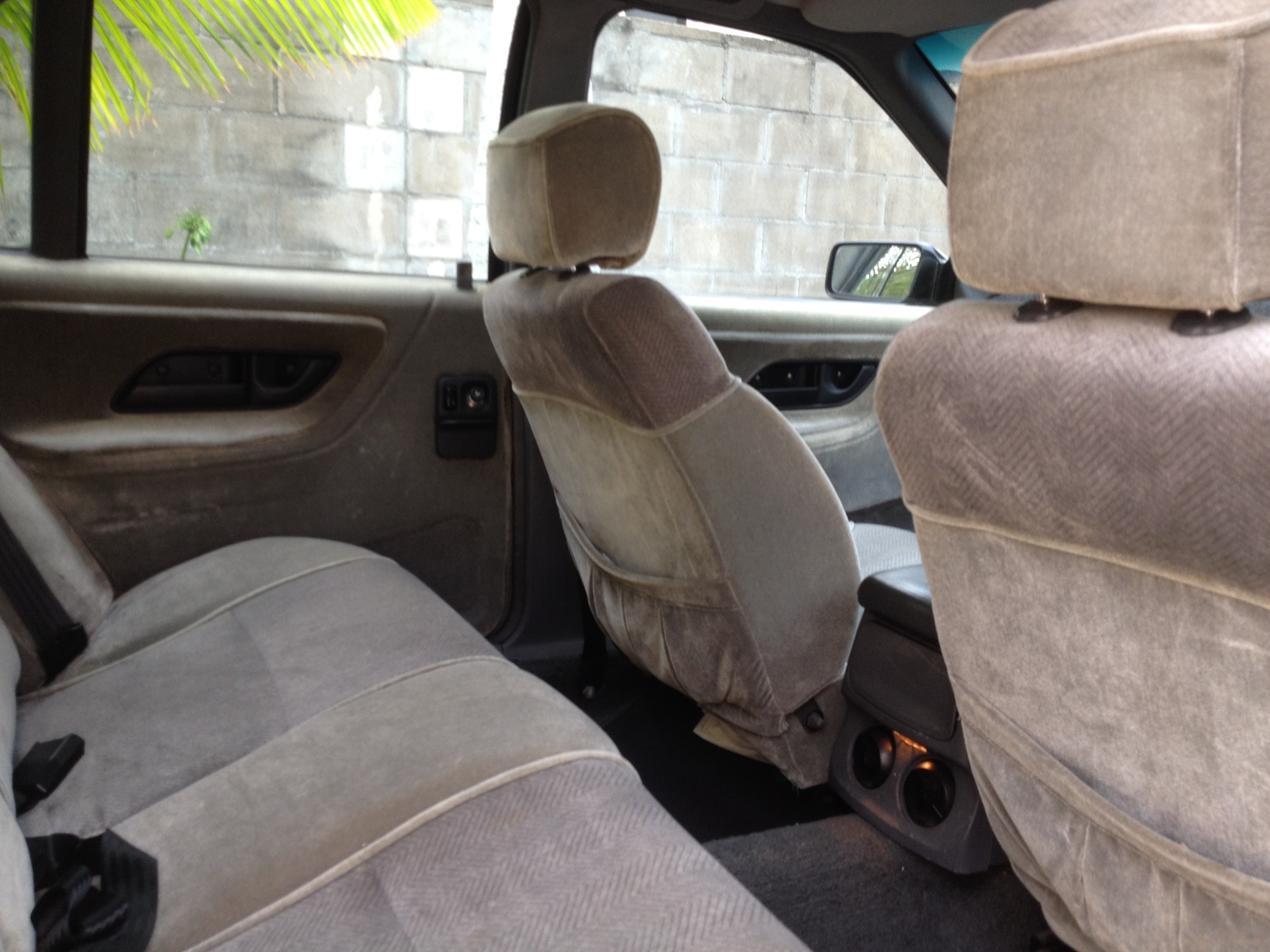 1989 FORD FAIRMONT EA GHIA 4D SEDAN