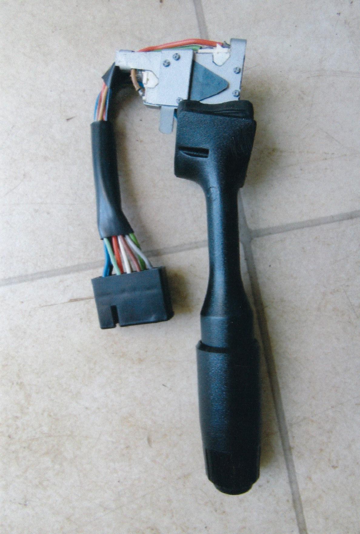 HOLDEN COMMODORE VB-VX WIPER AND WASHER SWITCH