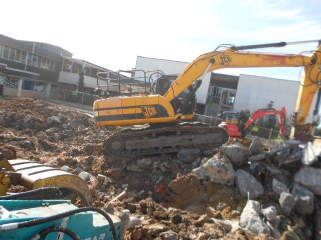 JCB JS220 LC Excavator
