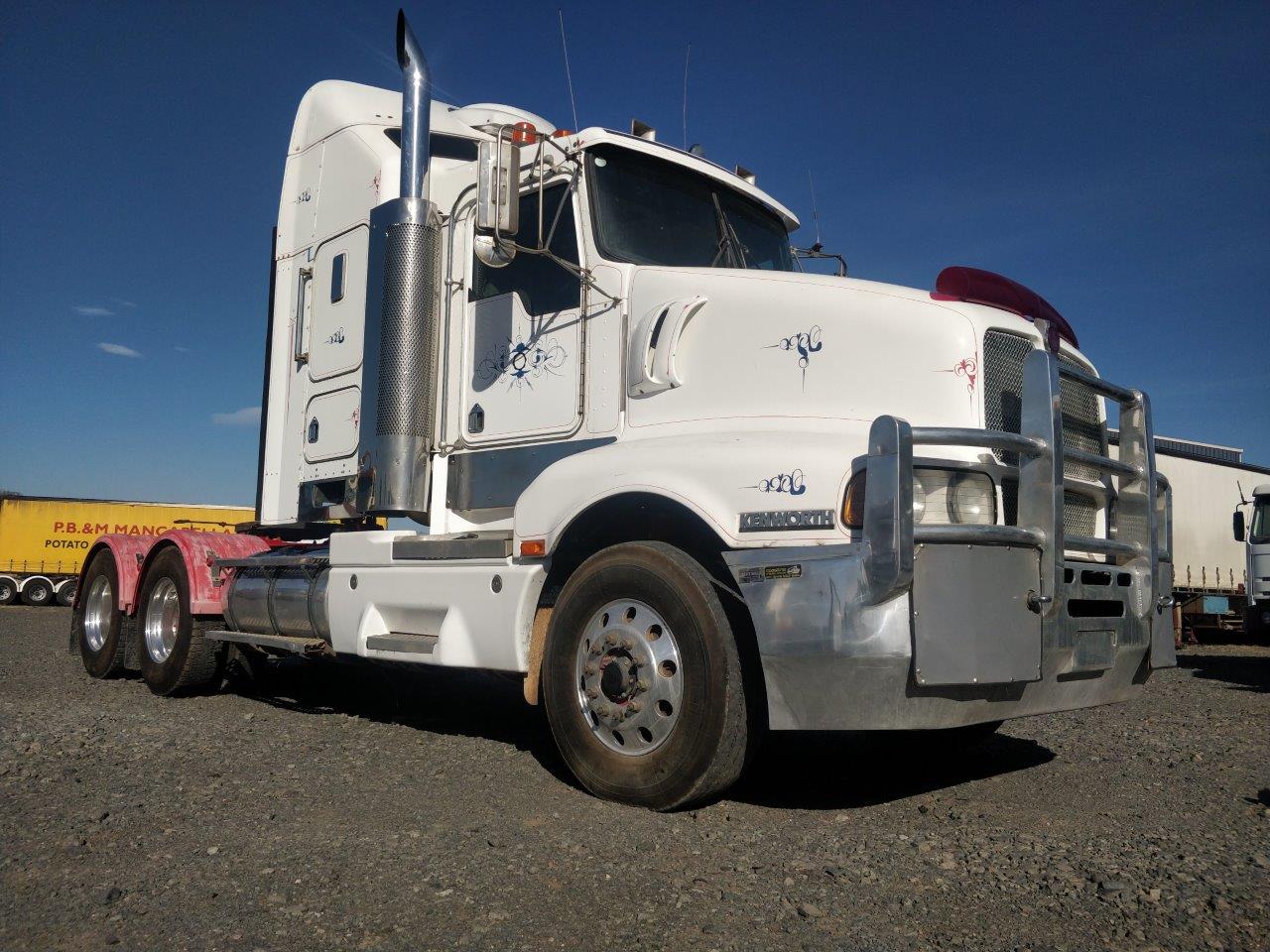 2003 KENWORTH T604