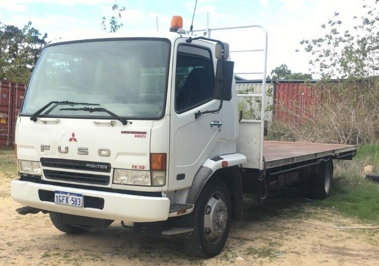 2006 MITSUBISHI FK 7.0 FIGHTER