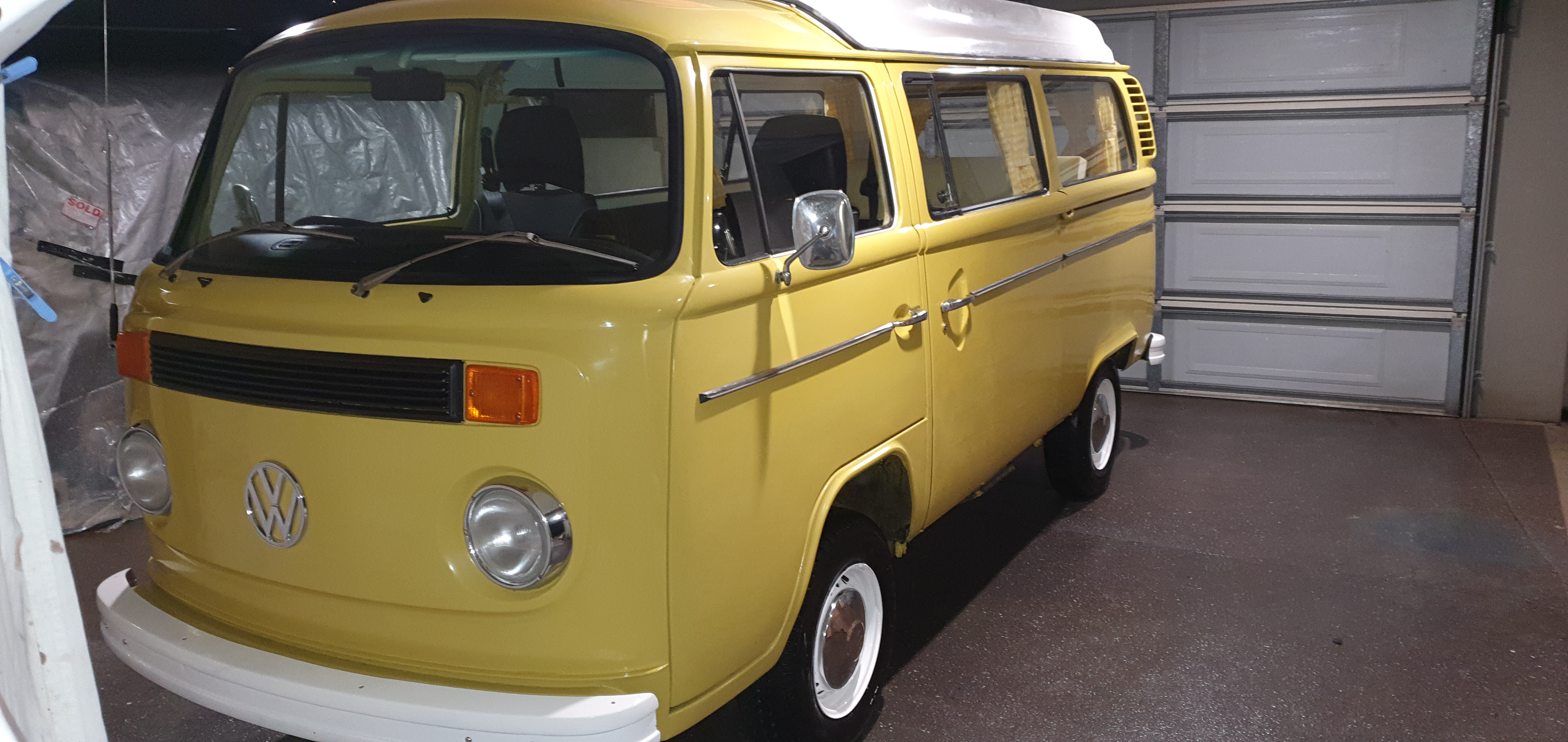 1974 VOLKSWAGEN KOMBI POP TOP CAMPER