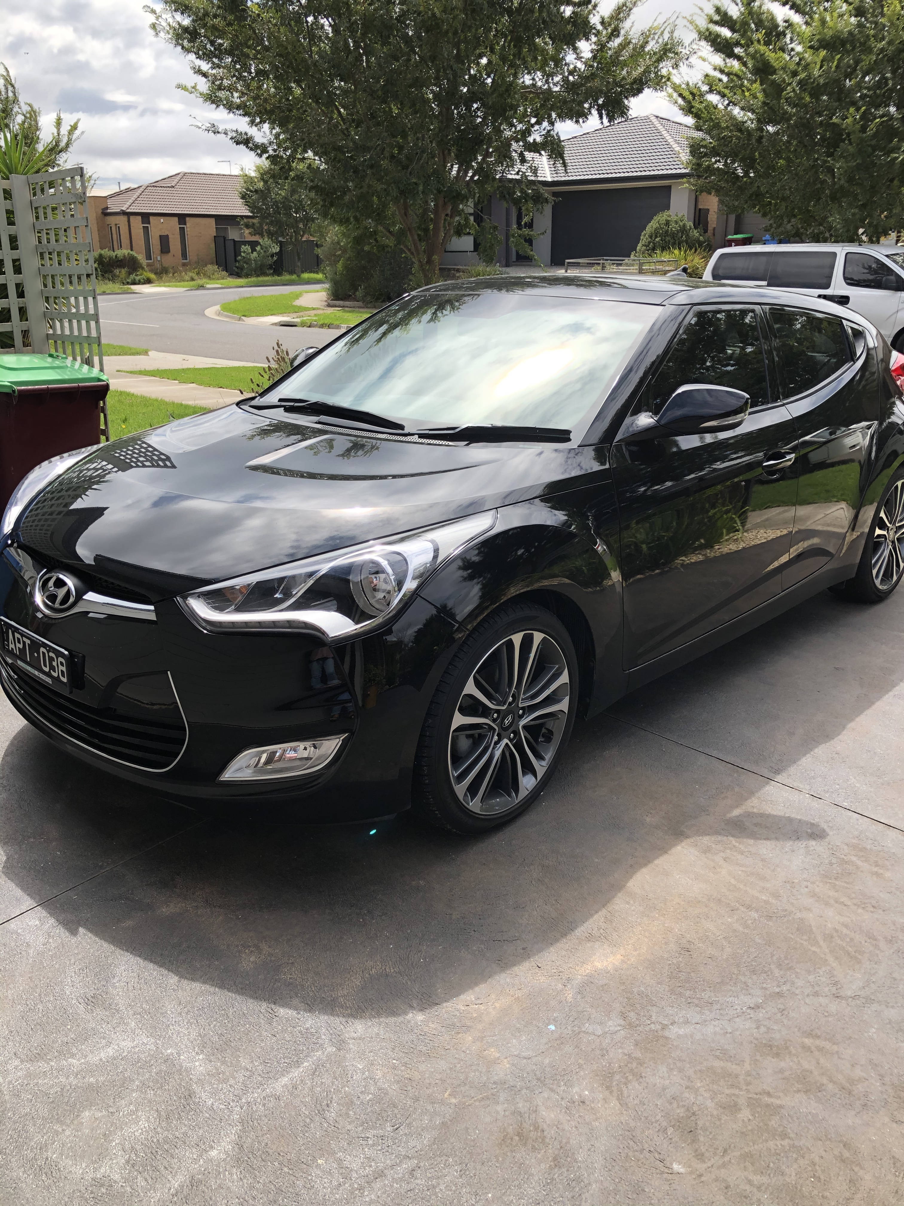2016 HYUNDAI VELOSTER (Black)