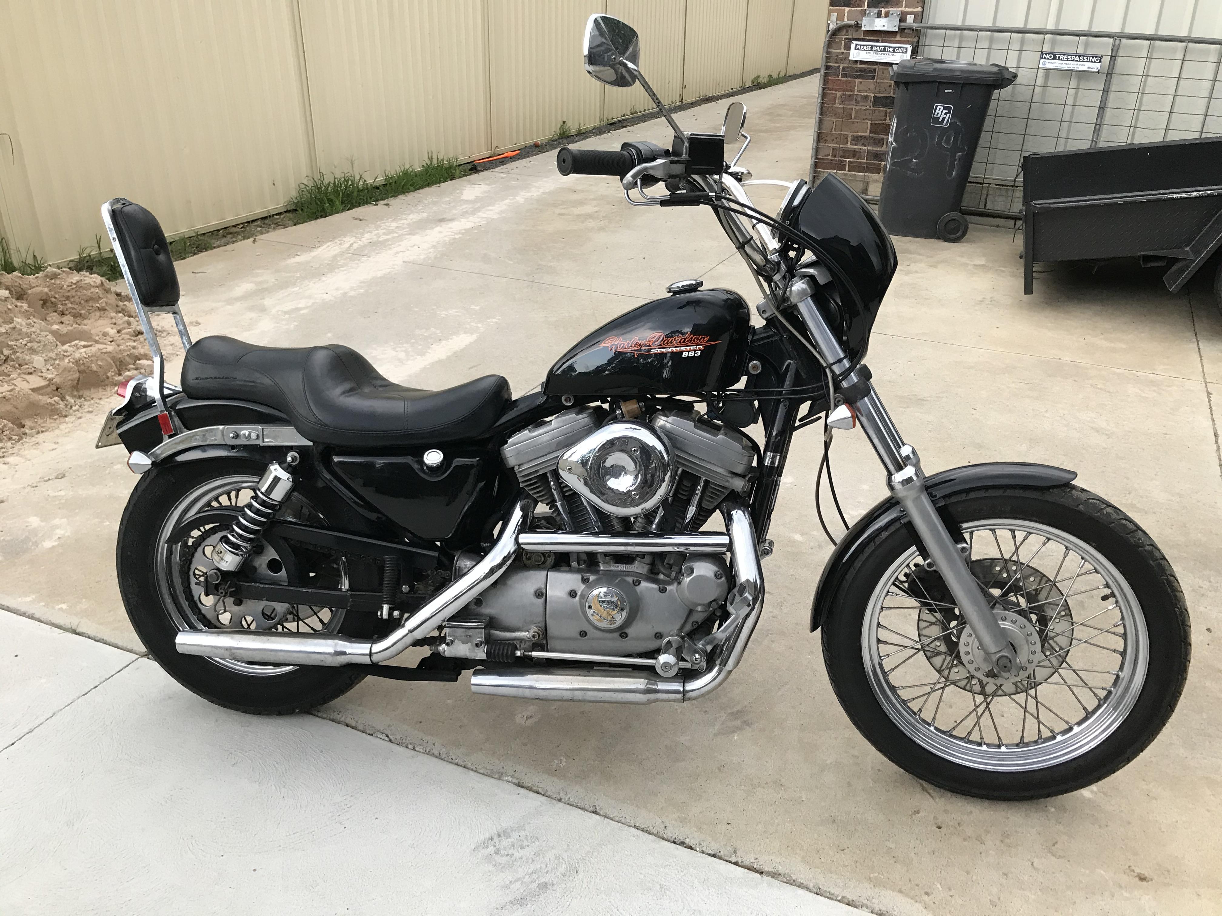 1988 HARLEY-DAVIDSON XLH883 HUGGER (LOW SPORTSTER) CRUISER