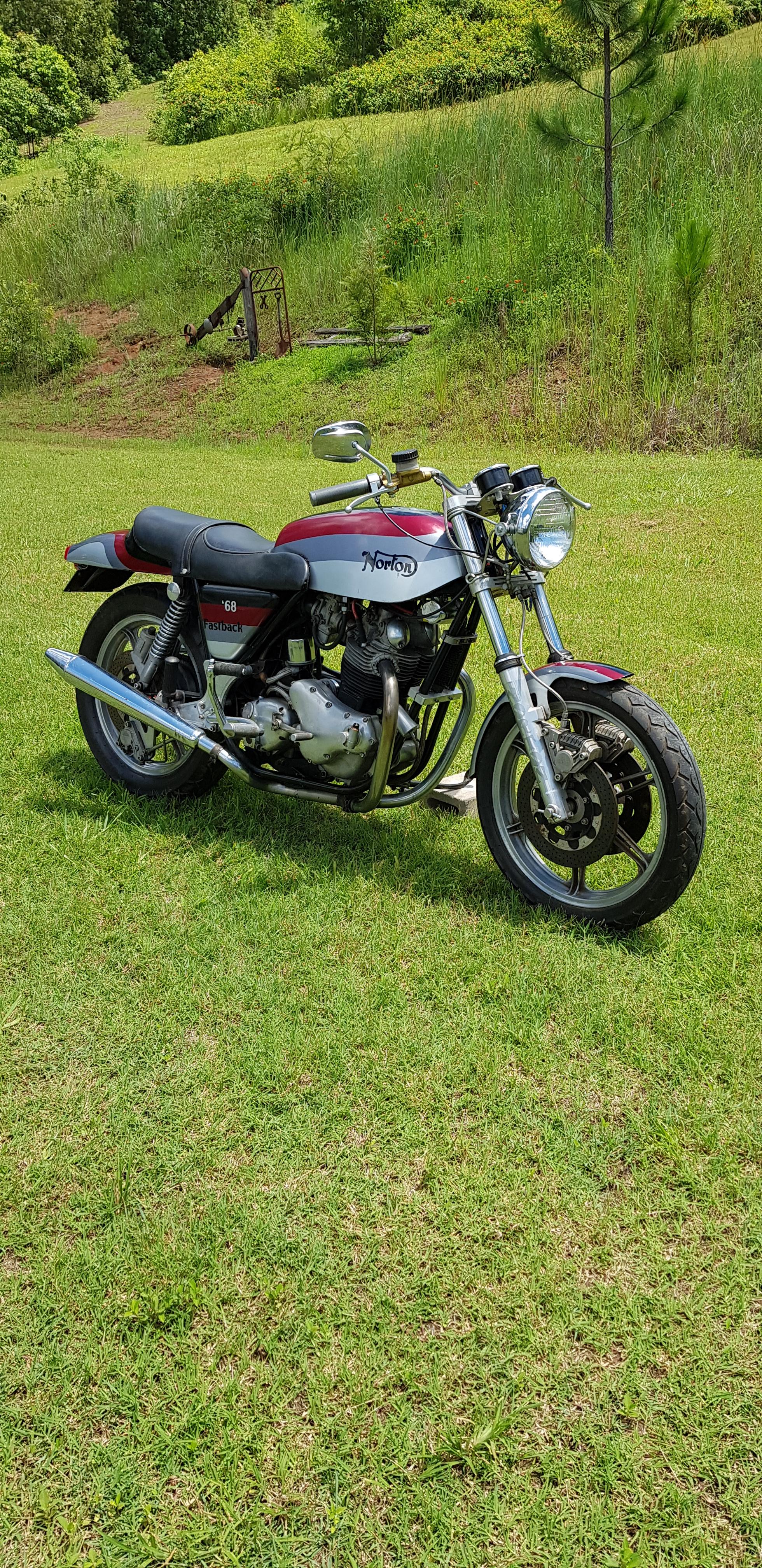 1968 NORTON COMMANDO 750 FASTBACK
