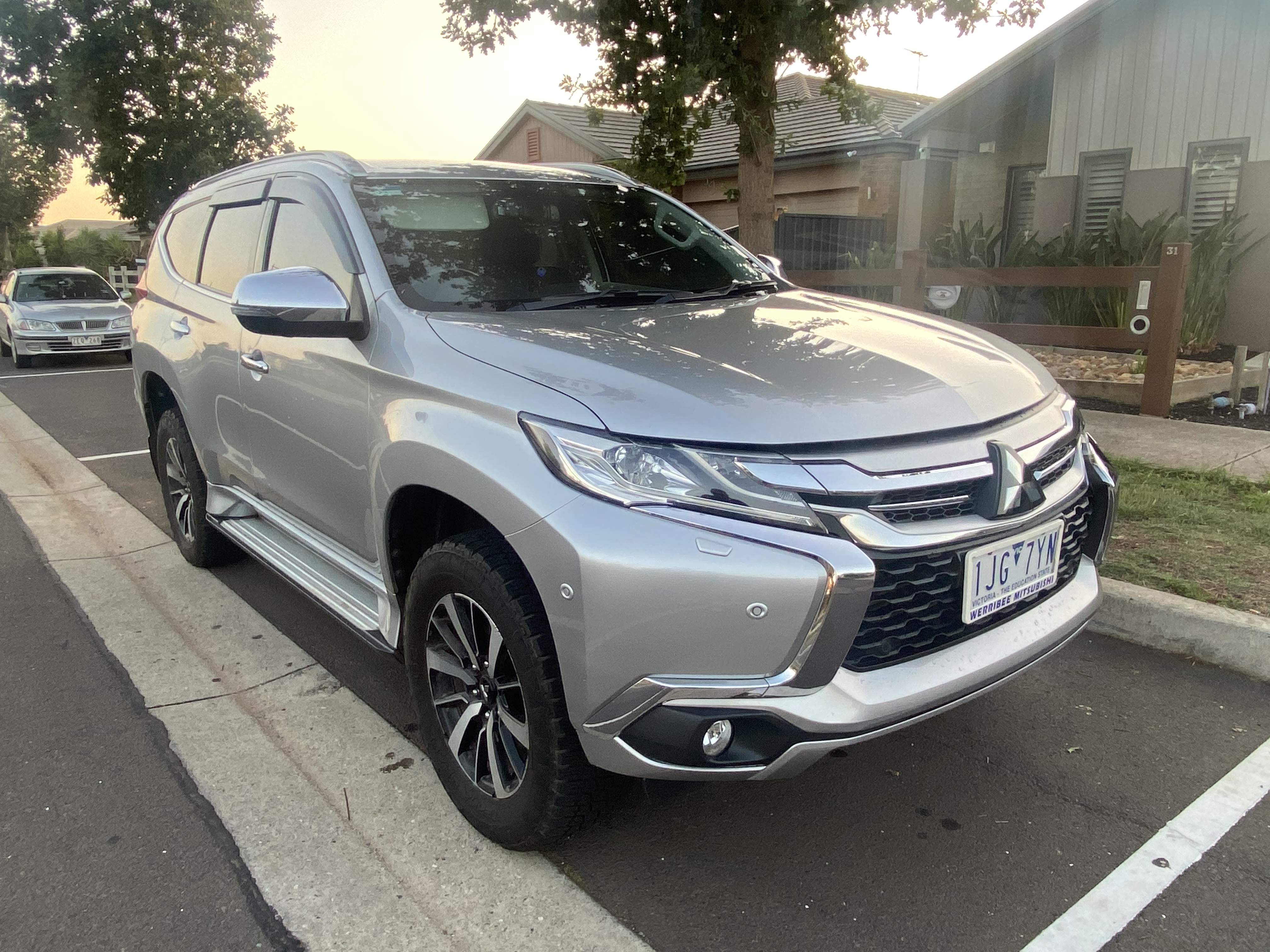 2015 MITSUBISHI PAJERO SPORT QE EXCEED 