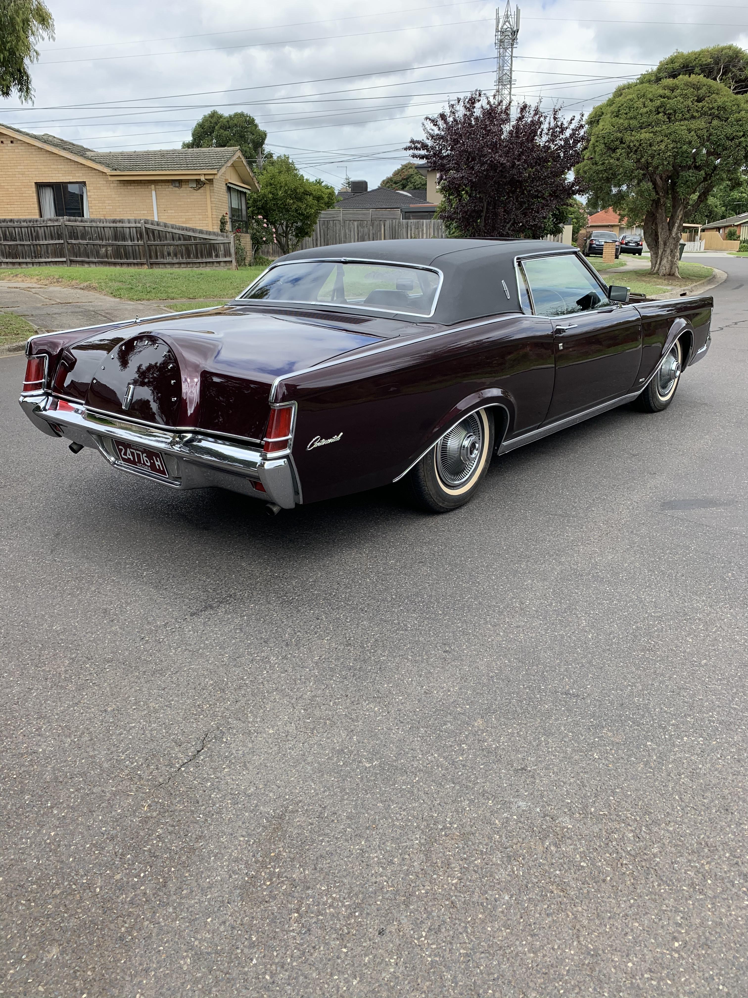 1971 LINCOLN CONTINENTAL MARK III COUPE