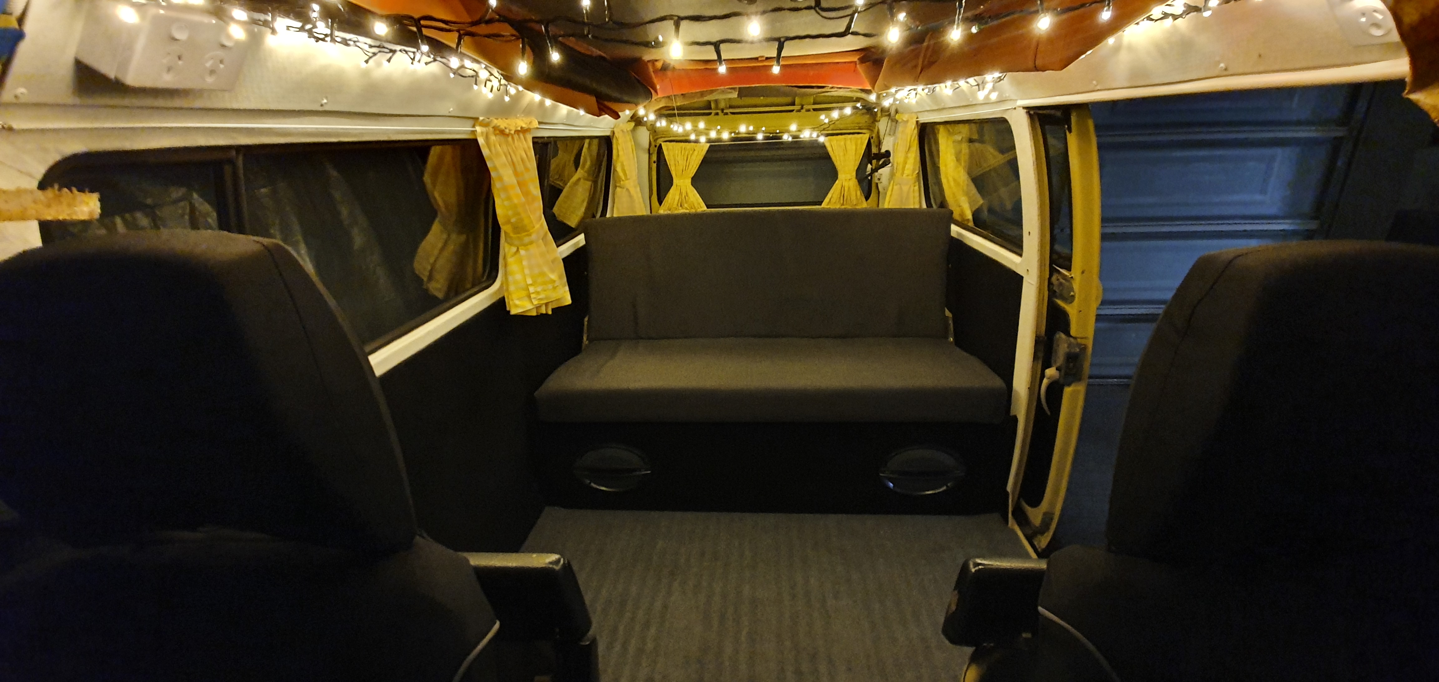 1974 VOLKSWAGEN KOMBI POP TOP CAMPER