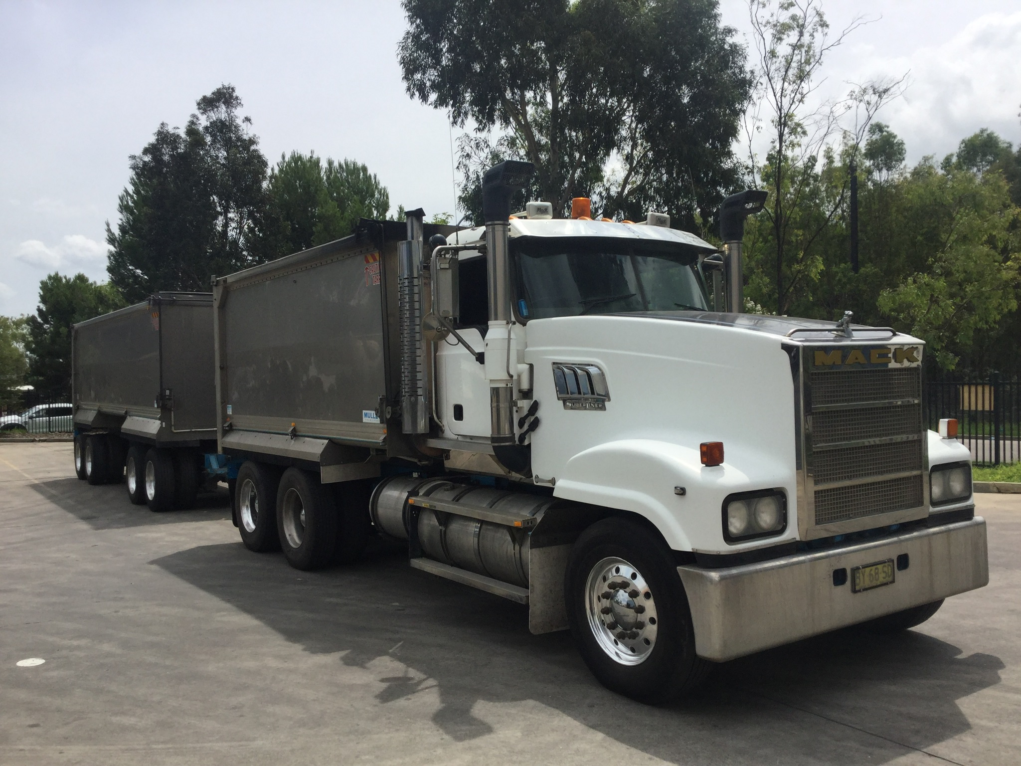 2006 MACK SUPERLINER TIPPER TRUCK