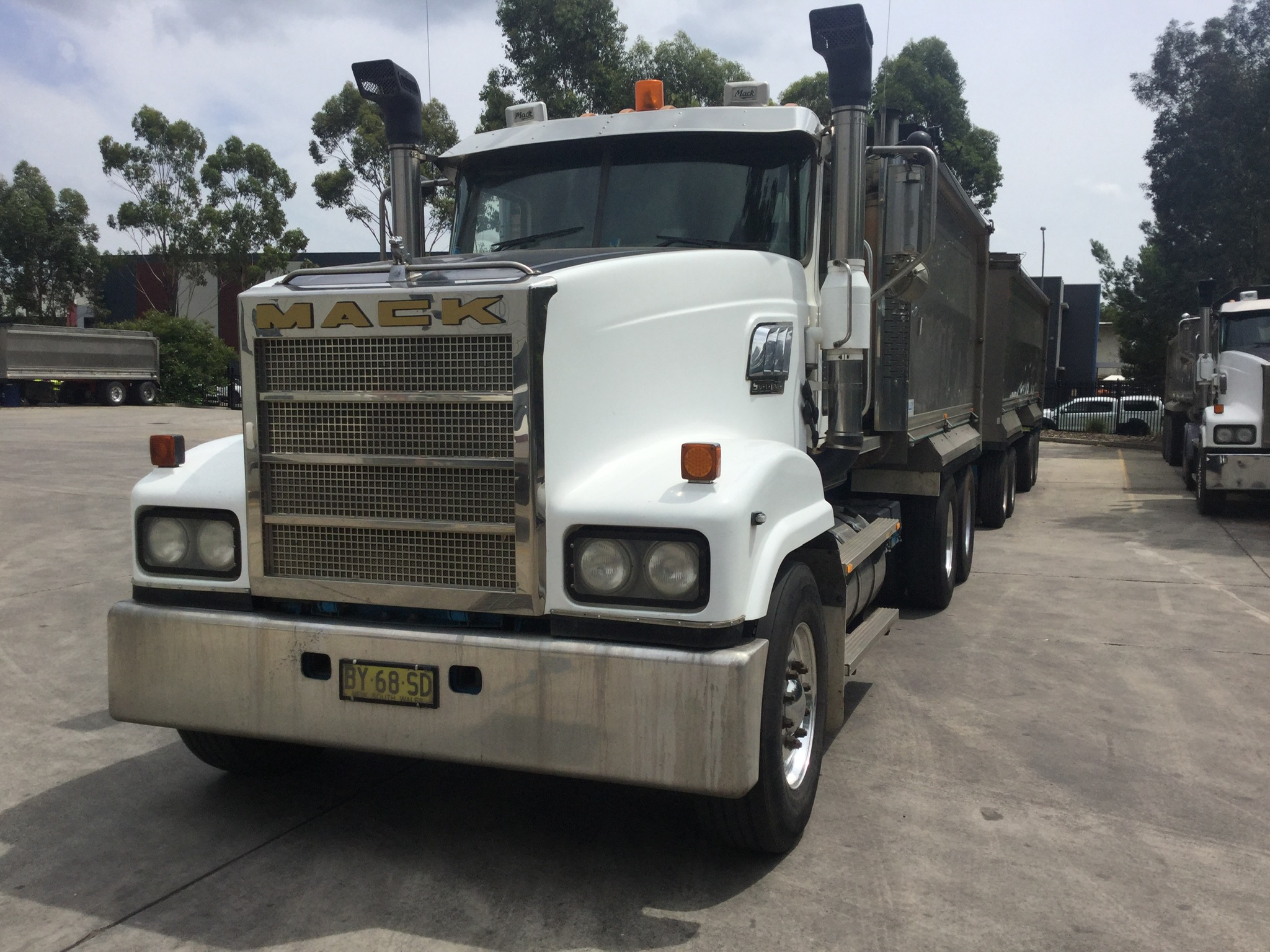 2006 MACK SUPERLINER HD P/MOVER 