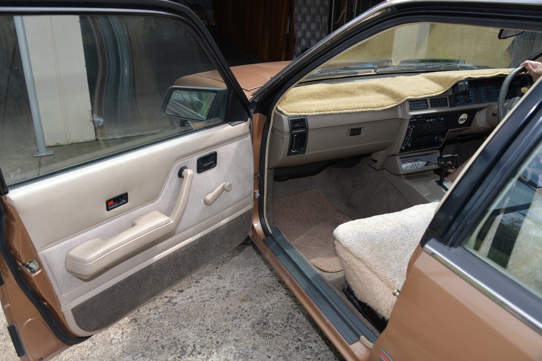 1987 HOLDEN COMMODORE BERLINA VL