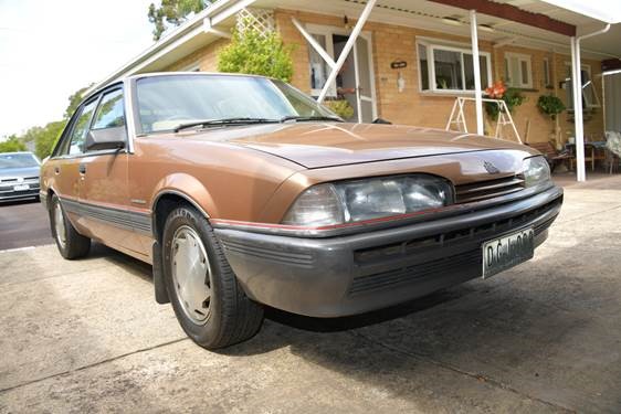 1987 HOLDEN COMMODORE BERLINA VL