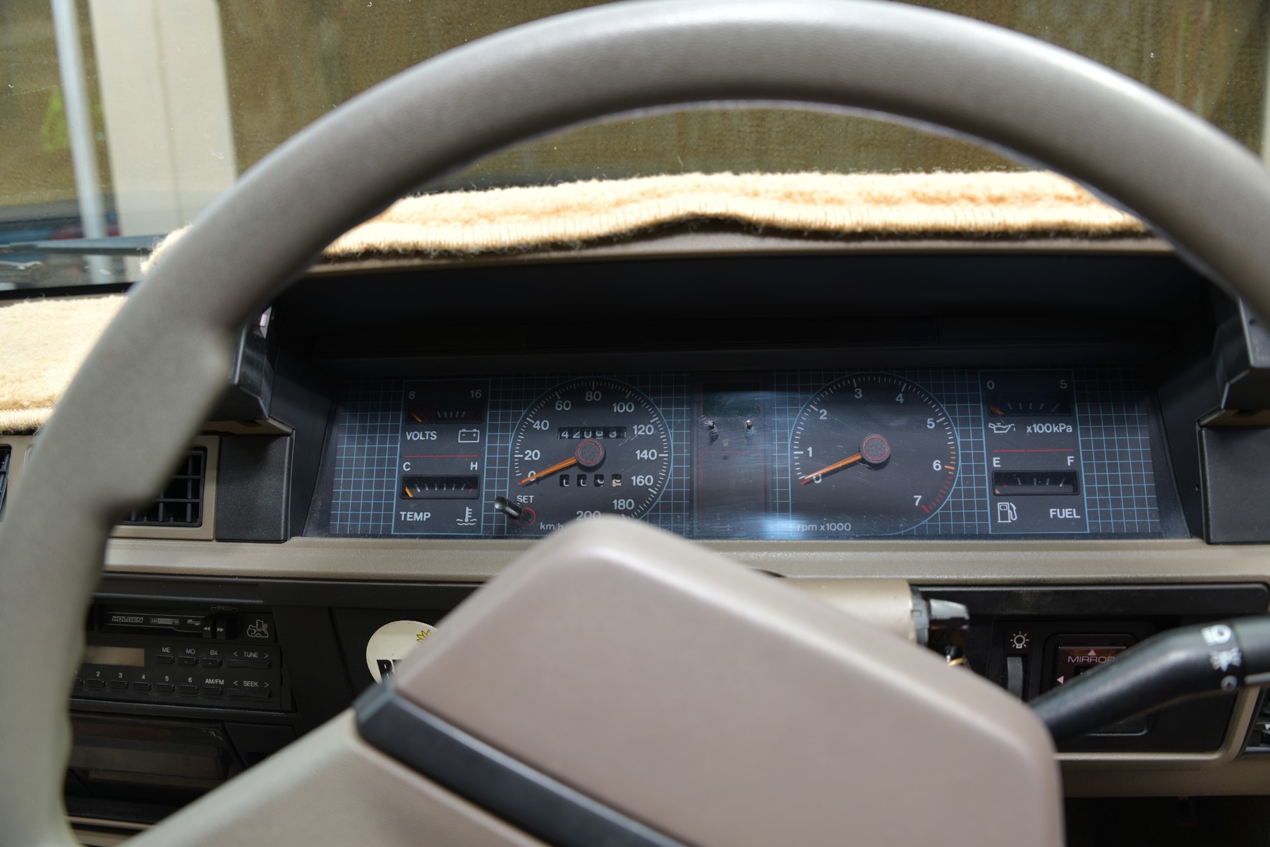 1987 HOLDEN COMMODORE BERLINA VL