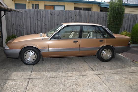 1987 HOLDEN COMMODORE BERLINA VL