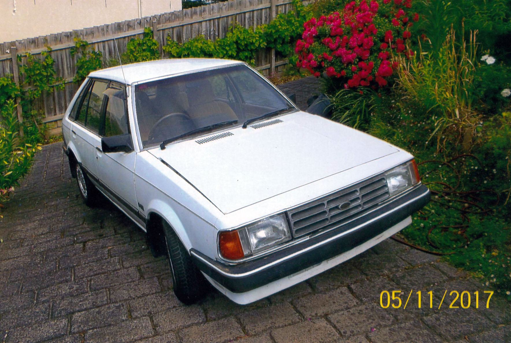 1985 FORD LASER GHIA 