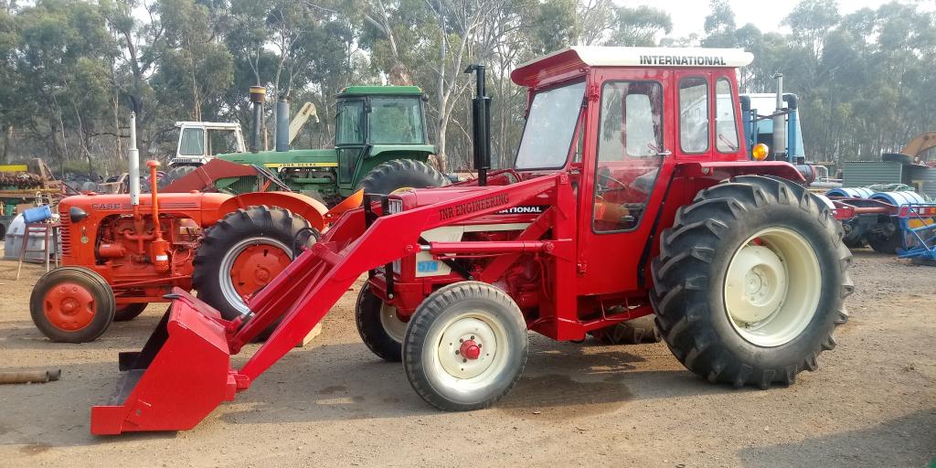 International 574 FEL tractor