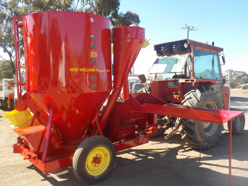 New Holland 351 Hammer Mill