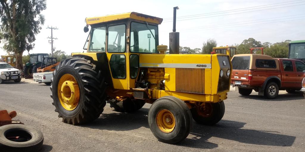 Chamberlain 4280 Tractor