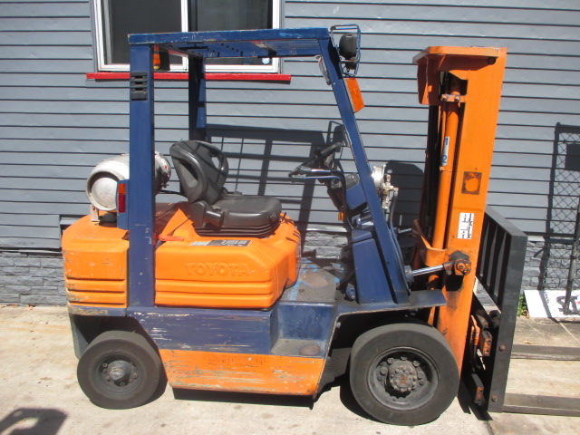 1992 Toyota 5FG25 2.5 Ton FORKLIFT