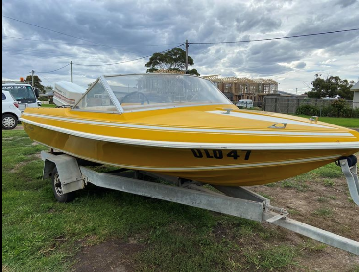 1985 CARIBBEAN SKI BOAT